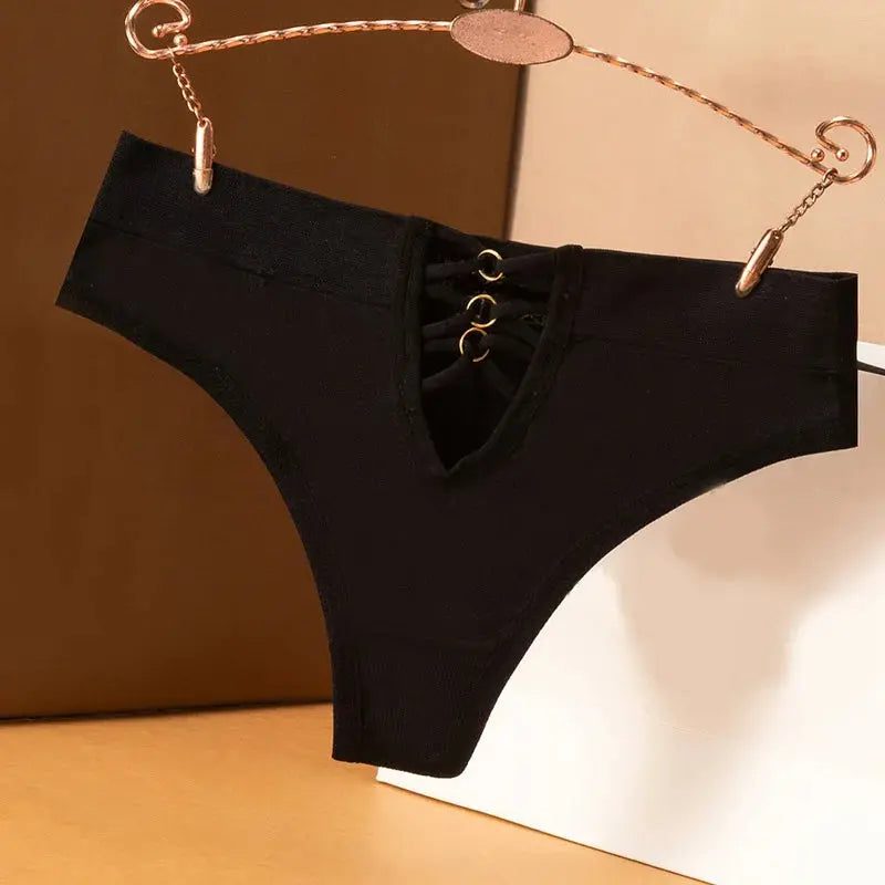 Women's Lingerie – Low-Waist Temptation Briefs, Thongs & G-String Panties, Metal Solid Underwear & Knickers LumeaWomen