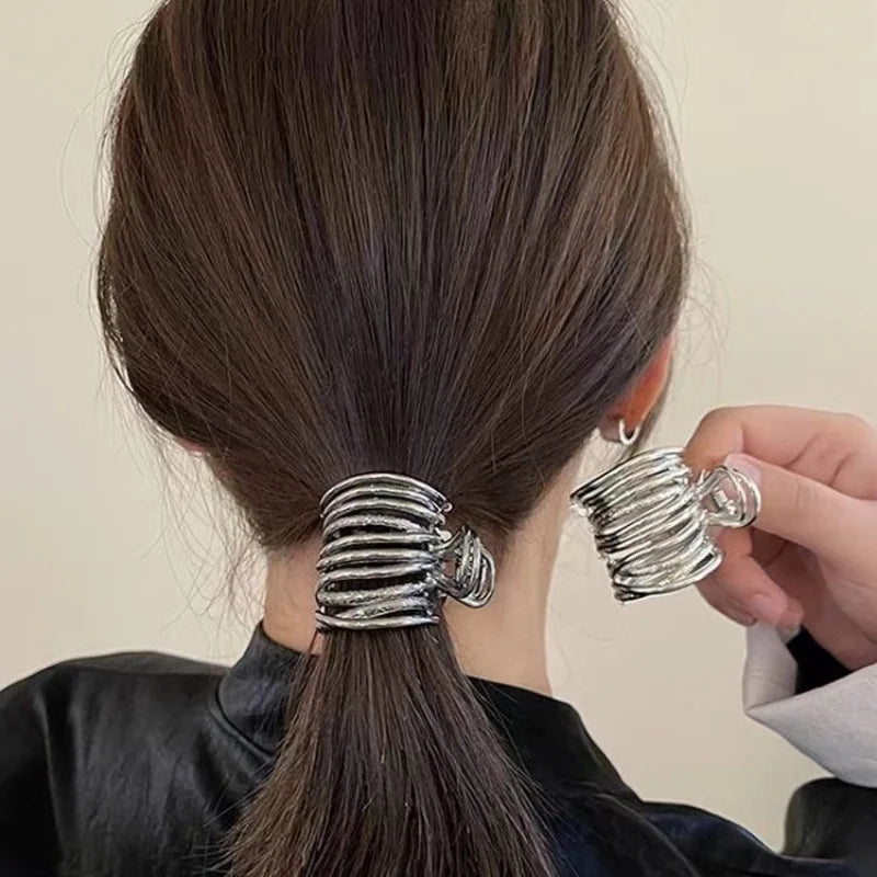 Fashion High Ponytail Clip - Metal Hollow Geometric Hair Claw for Women LumeaWomen