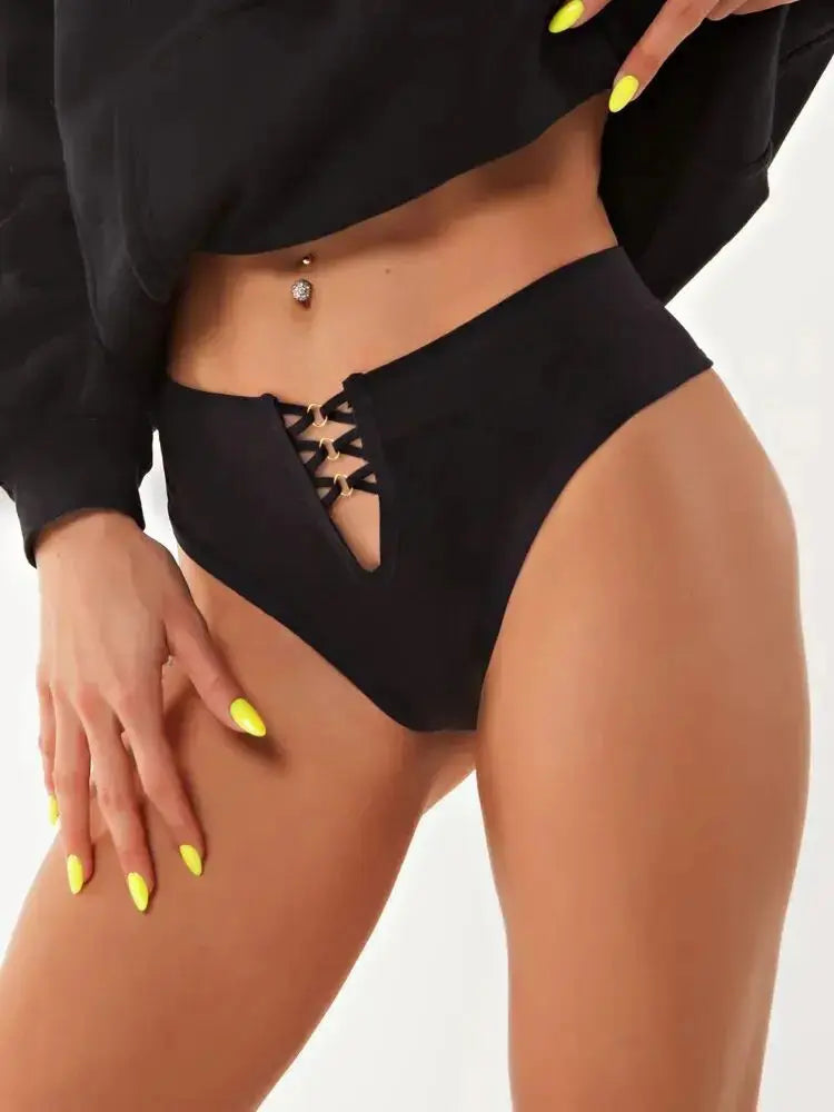 Women's Lingerie – Low-Waist Temptation Briefs, Thongs & G-String Panties, Metal Solid Underwear & Knickers LumeaWomen