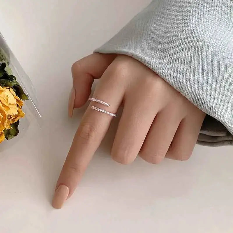 Minimalist Thin Cubic Zirconia Ring LumeaWomen