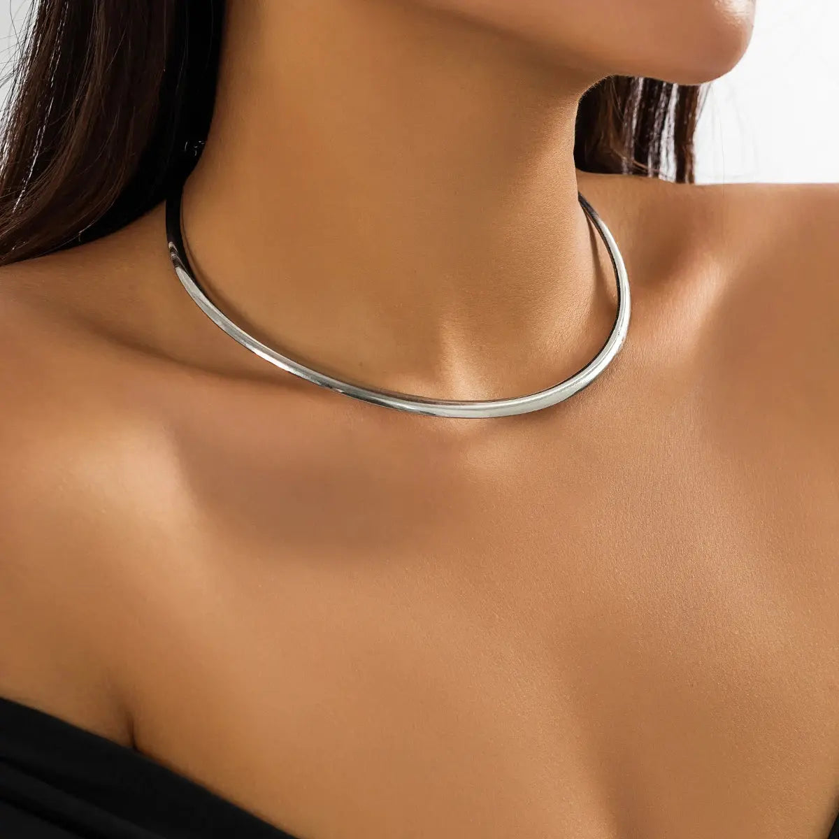 Elegant Chunky Circle Torque Choker Necklace LumeaWomen