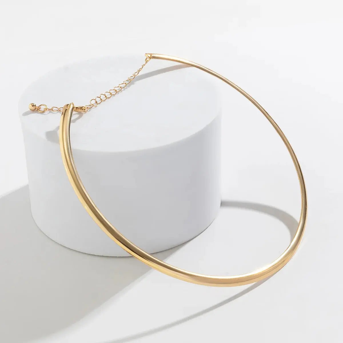 Elegant Chunky Circle Torque Choker Necklace LumeaWomen