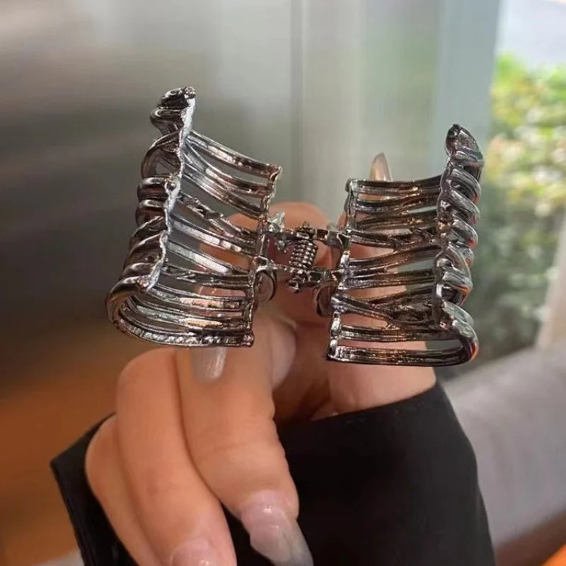 Fashion High Ponytail Clip - Metal Hollow Geometric Hair Claw for Women LumeaWomen