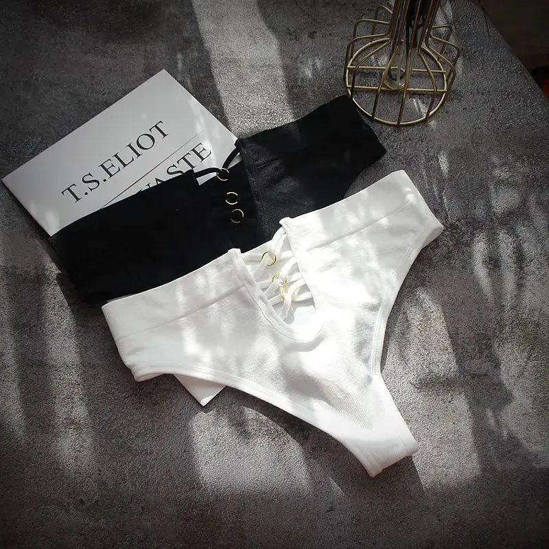 Women's Lingerie – Low-Waist Temptation Briefs, Thongs & G-String Panties, Metal Solid Underwear & Knickers LumeaWomen