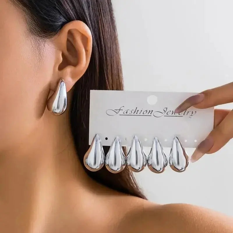 Trendy Gold Chunky Drop Earrings LumeaWomen